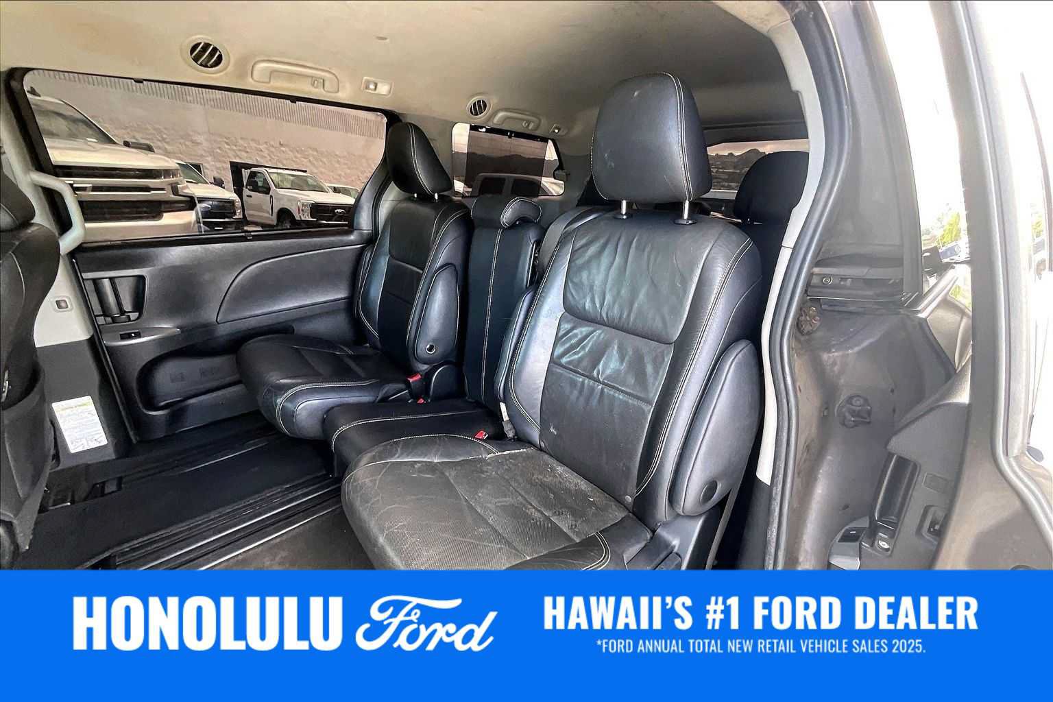 Used 2016 Toyota Sienna SE FWD image 29