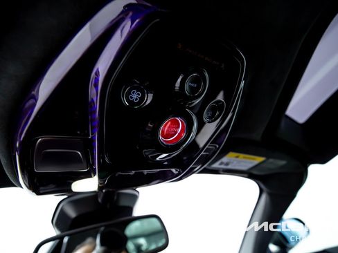 Used 2019 McLaren Senna RWD image 17