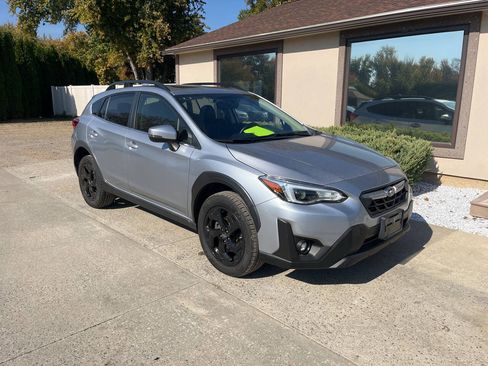 Used 2022 Subaru Crosstrek 2.5i Limited w/ Moonroof Package 2 AWD/4WD image 1