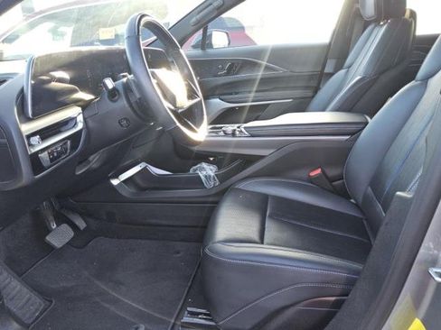Used 2024 Cadillac Lyriq Sport RWD image 7