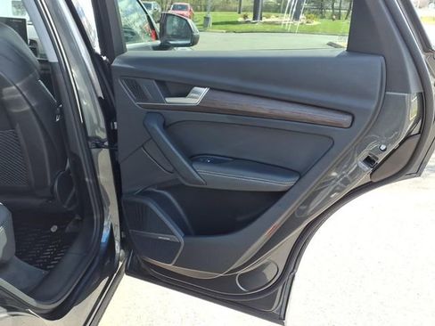 Used 2025 Audi Q5 e Premium Plus image 11