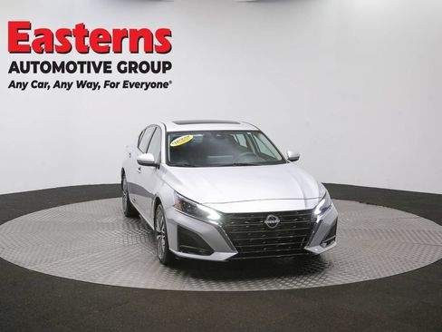 Used 2023 Nissan Altima 2.5 SV w/ SV Premium Package AWD/4WD image 54