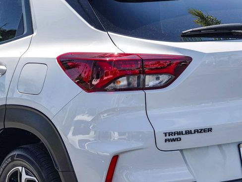 Used 2022 Chevrolet TrailBlazer RS AWD/4WD image 7