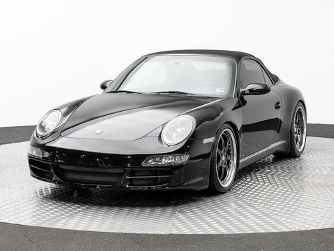 Used 2006 Porsche 911 Carrera RWD image 2
