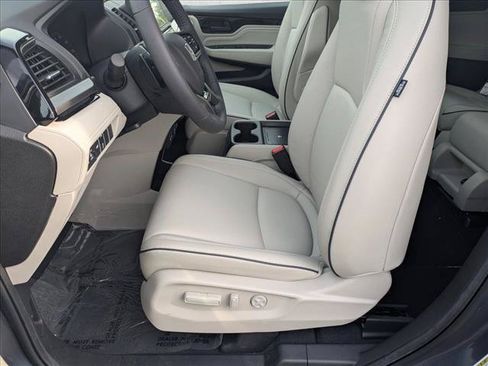Certified 2026 Honda Odyssey Touring image 17