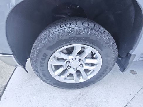 Used 2024 Chevrolet Silverado 1500 LT image 10