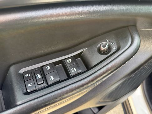 Used 2024 Jeep Grand Cherokee Altitude image 11