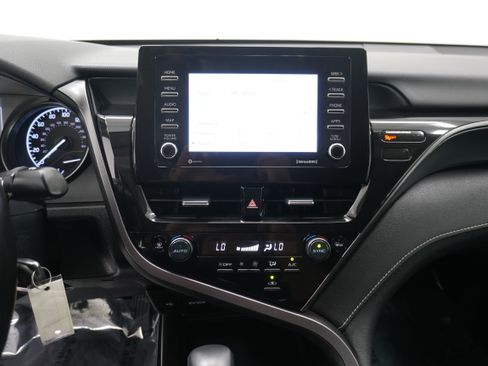 Used 2023 Toyota Camry SE FWD image 19