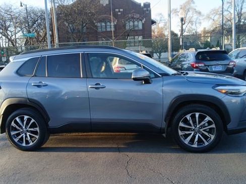 Used 2023 Toyota Corolla Cross XLE w/ Convenience Package image 3