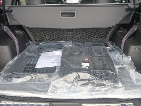 New 2025 Mitsubishi Outlander AWD image 13