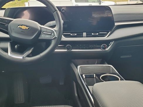 Used 2025 Chevrolet Equinox LT image 7