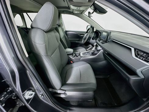 Used 2021 Toyota RAV4 XLE w/ Convenience Package FWD image 34