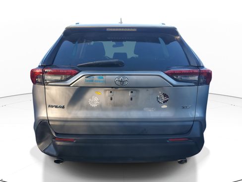 Used 2019 Toyota RAV4 XLE image 9