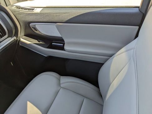 Certified 2025 Ford Expedition Active image 18