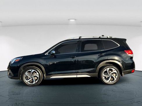 Used 2023 Subaru Forester Touring image 3