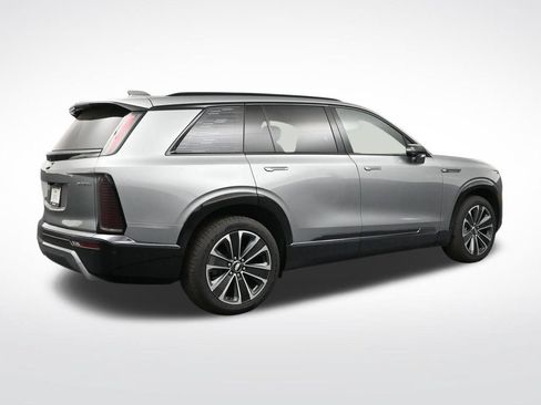 Used 2026 Cadillac Vistiq Luxury w/ LPO, Floor Liner Package AWD/4WD image 5