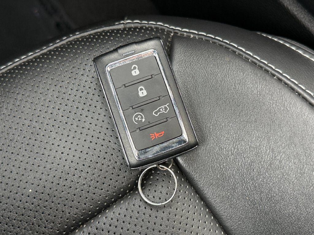 Used 2023 Jeep Grand Cherokee Overland AWD/4WD image 32