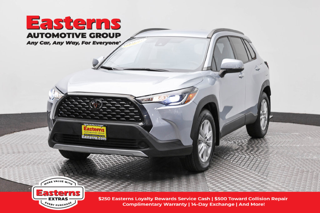 Used 2022 Toyota Corolla Cross LE AWD/4WD image 1