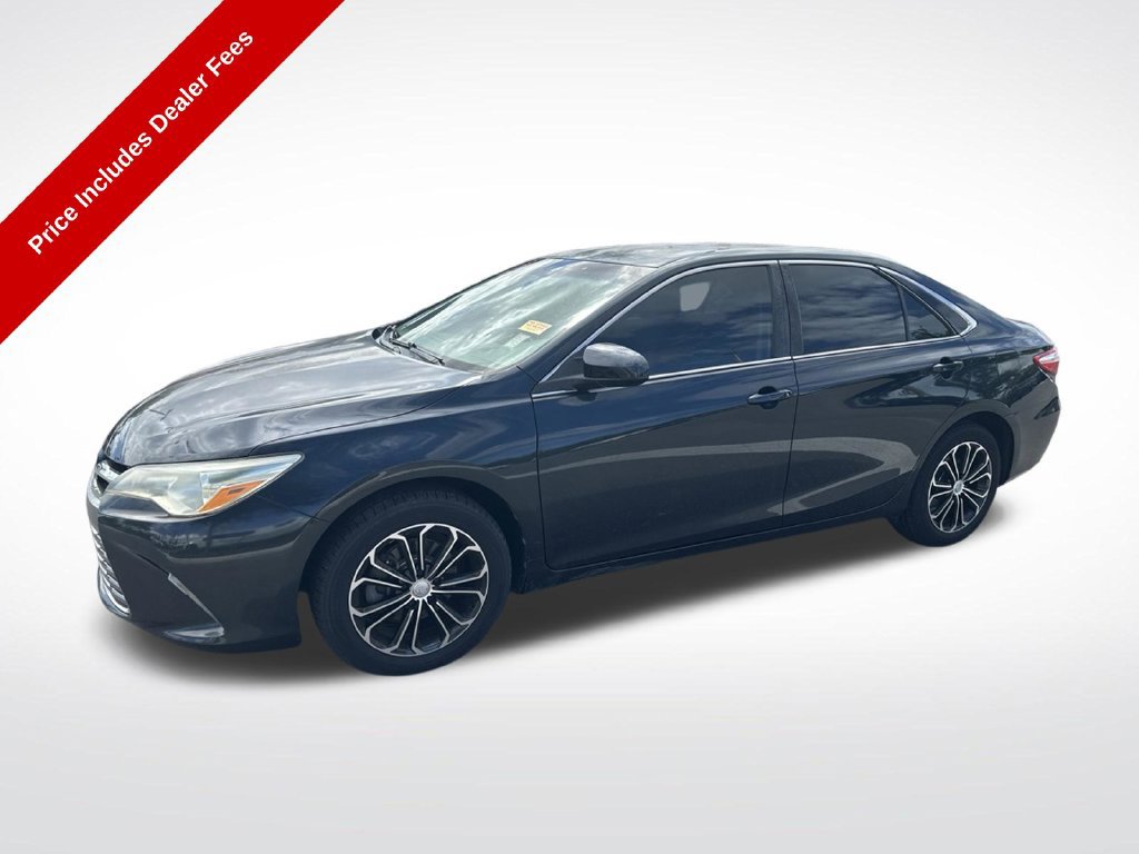 Used 2017 Toyota Camry LE FWD image 1