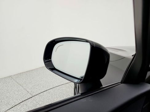 Used 2025 Volvo XC60 B5 Plus AWD/4WD image 23