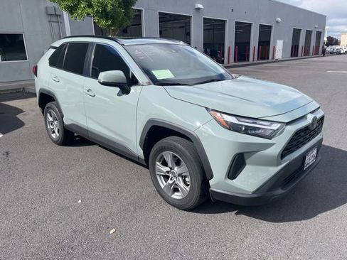 Used 2022 Toyota RAV4 XLE w/ Convenience Package image 1