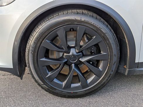 Used 2022 Tesla Model X Plaid image 10