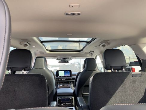 Used 2025 Lincoln Aviator Reserve w/ Luxury Package AWD/4WD image 28