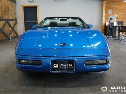 Used 1991 Chevrolet Corvette Convertible RWD image 2