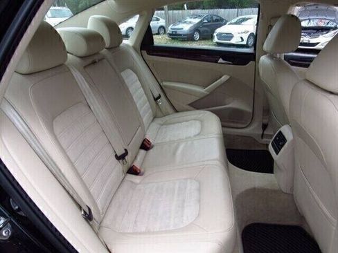 Used 2013 Volkswagen Passat 2.5 SEL Premium FWD image 6