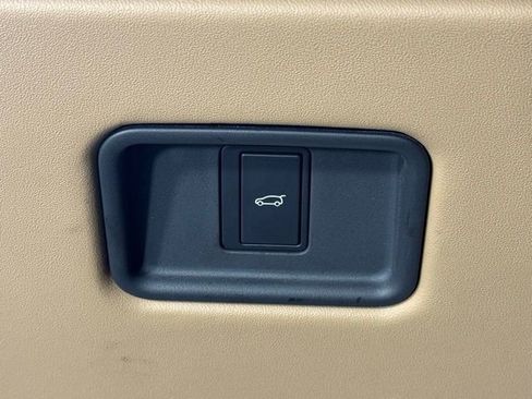 Certified 2023 Land Rover Range Rover SE image 40