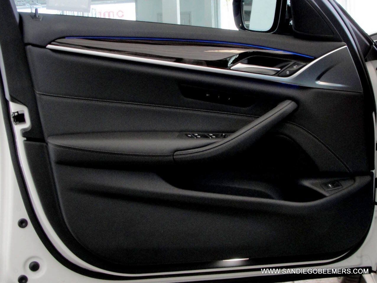 Used 2023 BMW 540i w/ M Sport Package RWD image 17