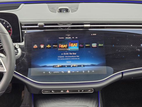 Used 2024 Mercedes-Benz E 350 4MATIC Sedan image 9