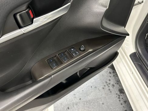 Used 2023 Toyota Camry SE image 12