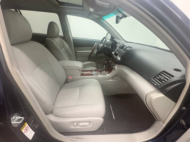 Used 2012 Toyota Highlander Limited w/ Tow Pkg FWD image 50