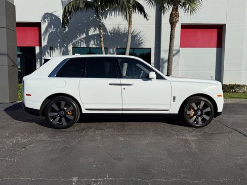 Used 2023 Rolls-Royce Cullinan image 2