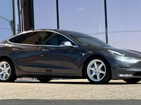 Used 2019 Tesla Model 3 Long Range image 16