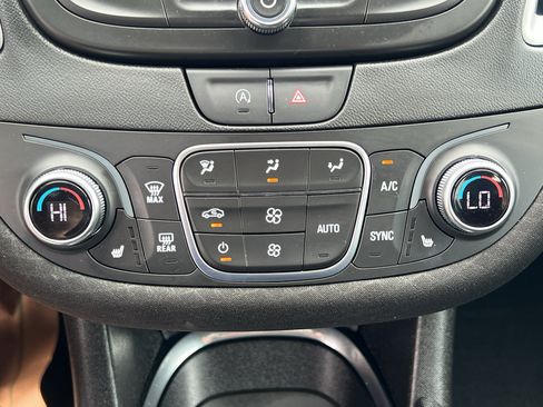 Used 2025 Chevrolet Malibu LT FWD image 21