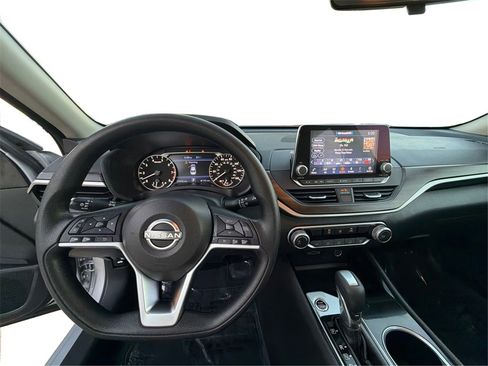 Used 2024 Nissan Altima 2.5 SV image 30