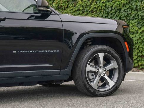 Used 2022 Jeep Grand Cherokee Limited 4xe AWD/4WD image 11