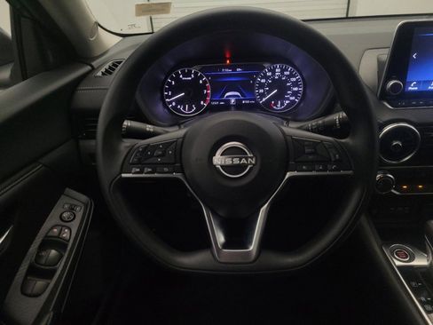 Used 2025 Nissan Sentra SV FWD image 22