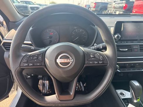 Certified 2024 Nissan Altima 2.5 S FWD image 17