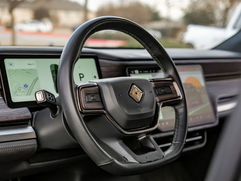 Used 2022 Rivian R1T Adventure image 14