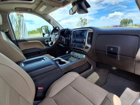 Used 2018 GMC Sierra 2500 Denali w/ Duramax Plus Package AWD/4WD image 30