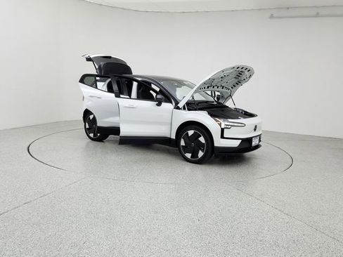 New 2026 Volvo EX30 Plus image 10