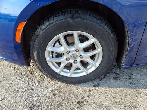 Used 2021 Chrysler Pacifica Touring-L image 35