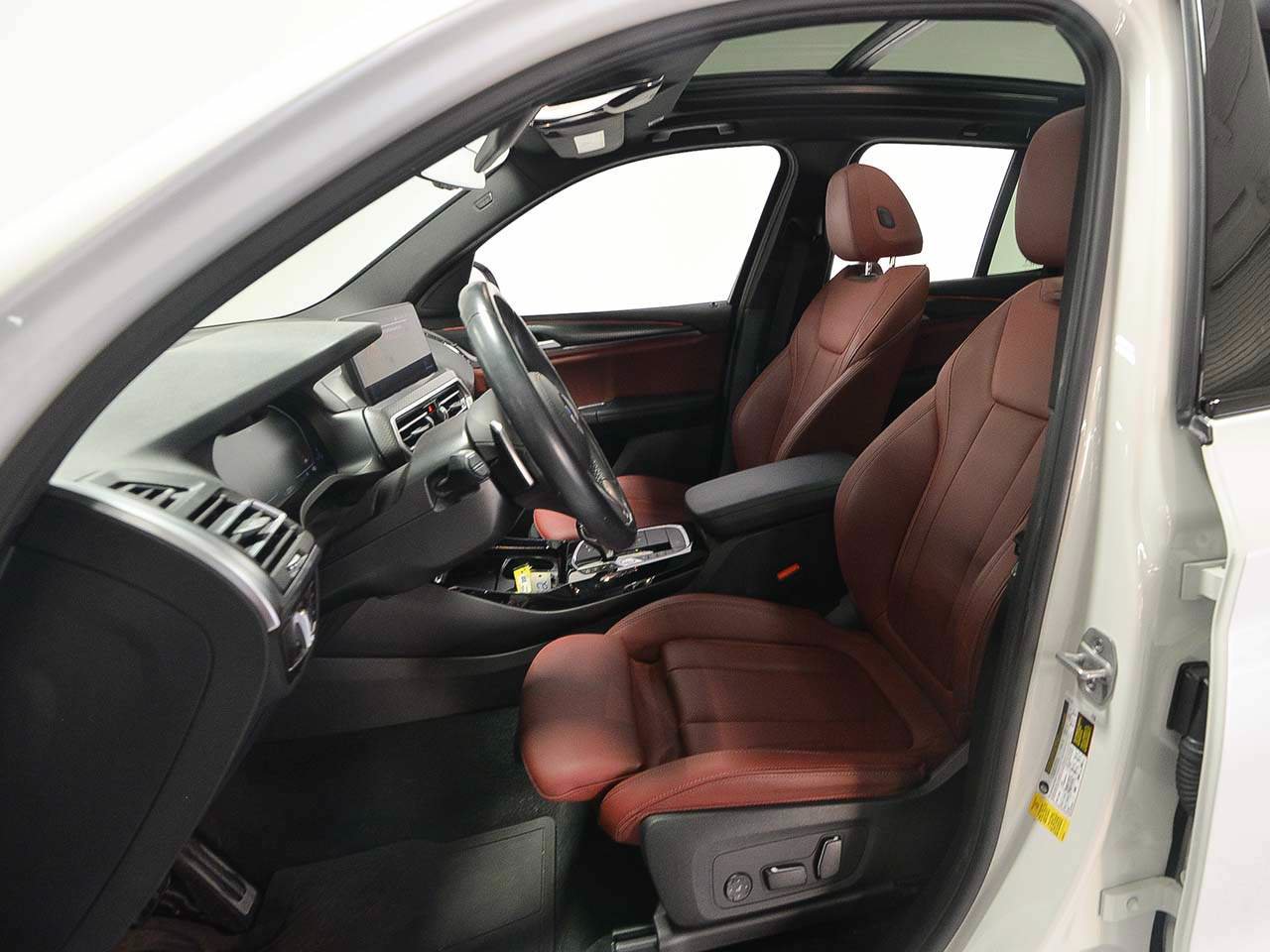 Used 2024 BMW X3 sDrive30i w/ Premium Package RWD image 8