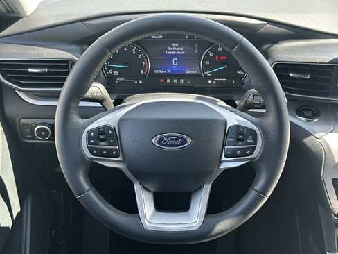 Used 2024 Ford Explorer XLT w/ Equipment Group 202A AWD/4WD image 19