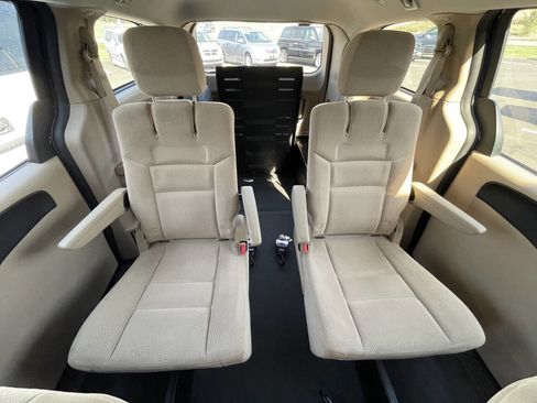 Used 2015 Dodge Grand Caravan SE w/ Quick Order Package 29E SE image 19