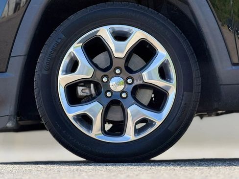 Used 2019 Jeep Compass Limited FWD image 30