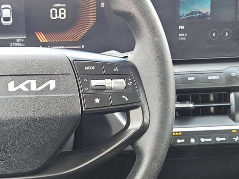 Used 2025 Kia K4 FWD image 24